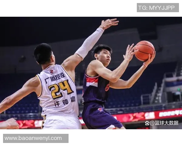 广州篮球队在世界杯积分榜中以95分稳居第一名展现强劲实力